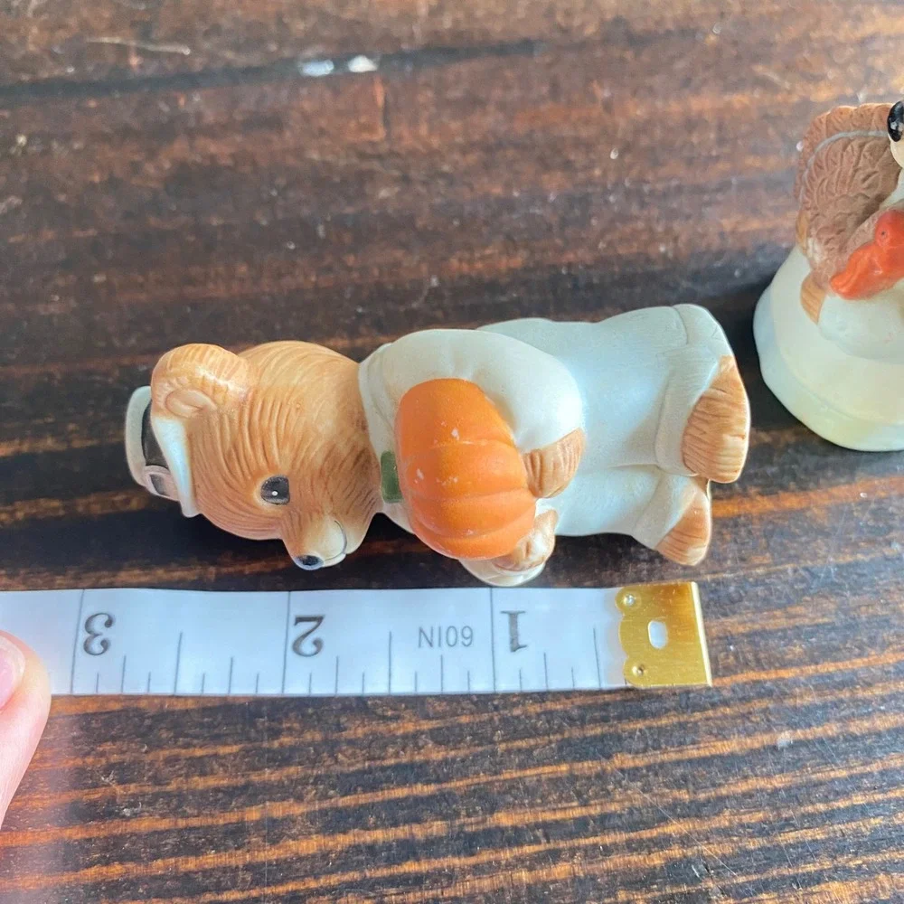 Vintage Homco 5312 Thanksgiving Pilgrim Bear Figurines Pumpkin Turkey‎ Set of 2